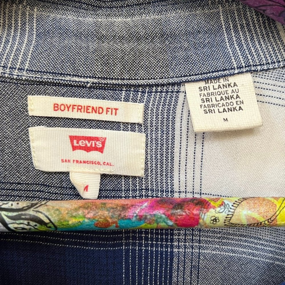 Levi's Boyfriend Fit Cotton Flannel Long-Sleeve Shirt Blue Plaid Size M - Picture 2 of 10